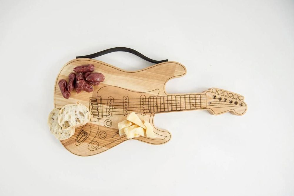 Couverts & ustensiles de cuisine - Planche à découper en bois en forme de guitare - PROMIDESIGN