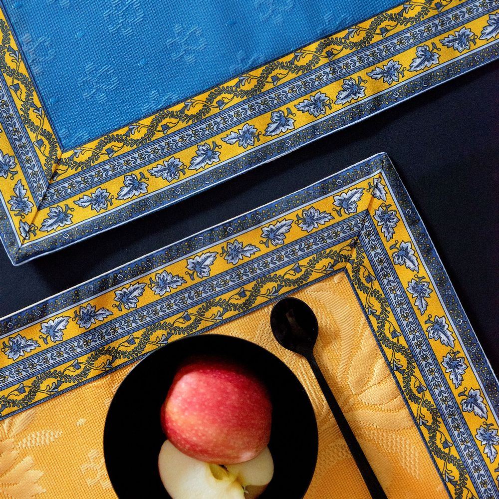 Table linen - Placemat - Jacquard Delft Avignon - TISSUS TOSELLI