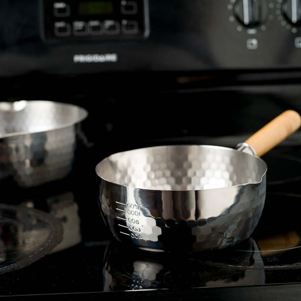 Casseroles - Casseroles japonaises acier inoxydable, martelées avec deux becs verseurs - collection Yukihira / YOSHIKAWA - ABINGPLUS