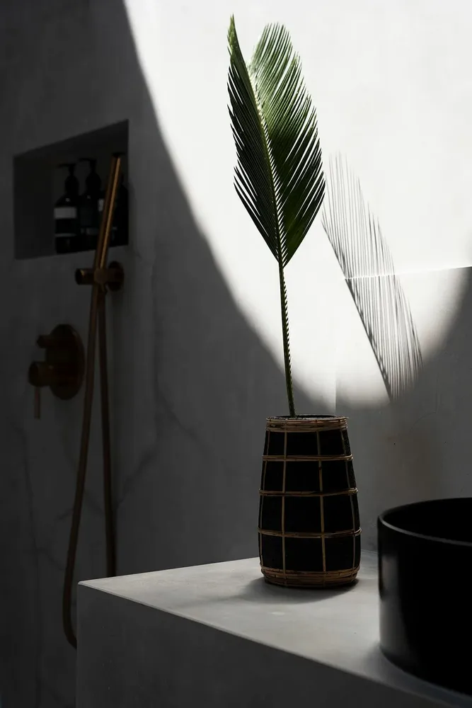 Vases - Vase The Cutie - Noir naturel - S - BAZAR BIZAR LIVING
