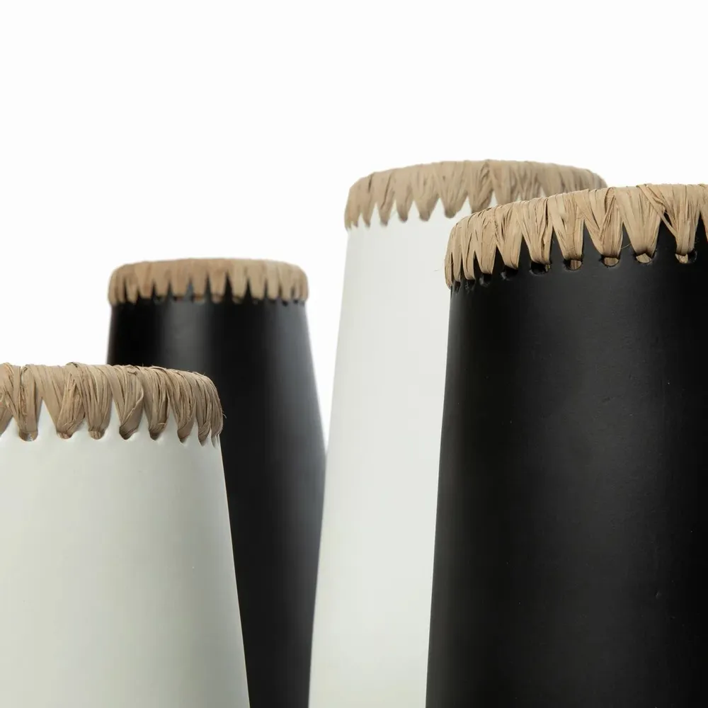 Vases - The Sneaky Vase - Black Natural - M - BAZAR BIZAR LIVING