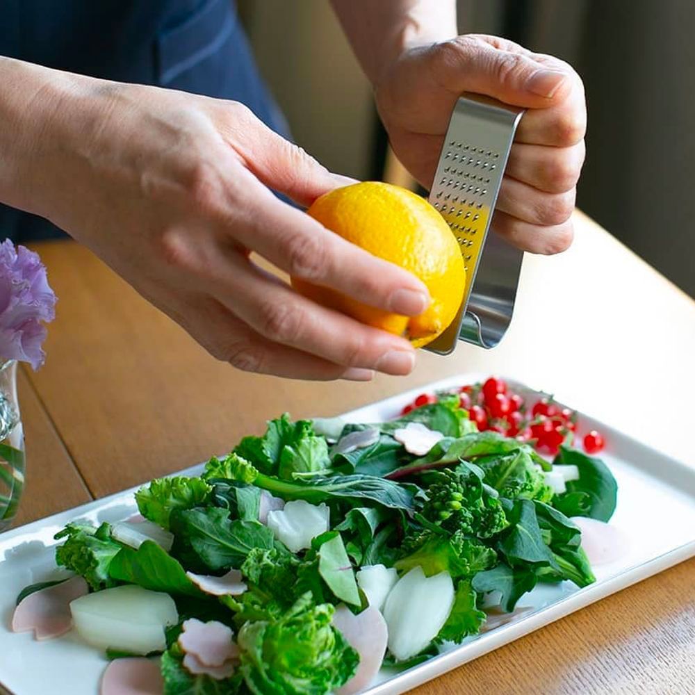 Kitchen utensils - Oros Handy stainless steel grater - EAToco collection/YOSHIKAWA - ABINGPLUS