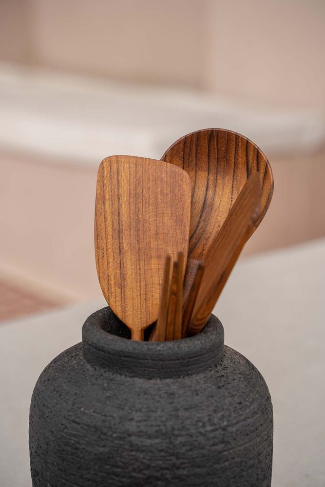Kitchen utensils - The Teak Root Spatula - BAZAR BIZAR LIVING