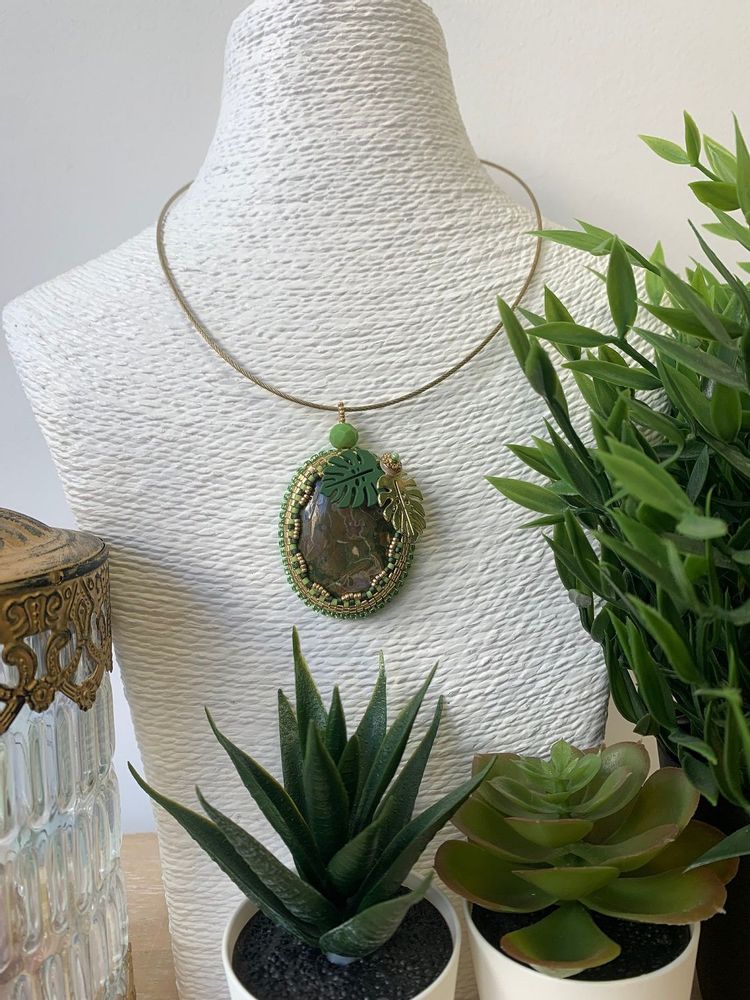 Jewelry - Green jasper pendant, beaded - ANNA KRONIQ