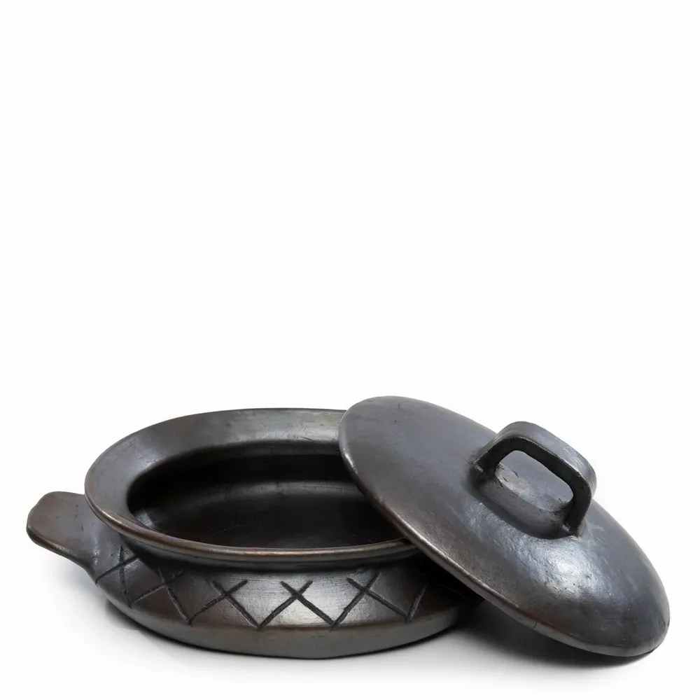 Platter and bowls - The Burned Oval Pot With Pattern and side handles - Black - BAZAR BIZAR LIVING