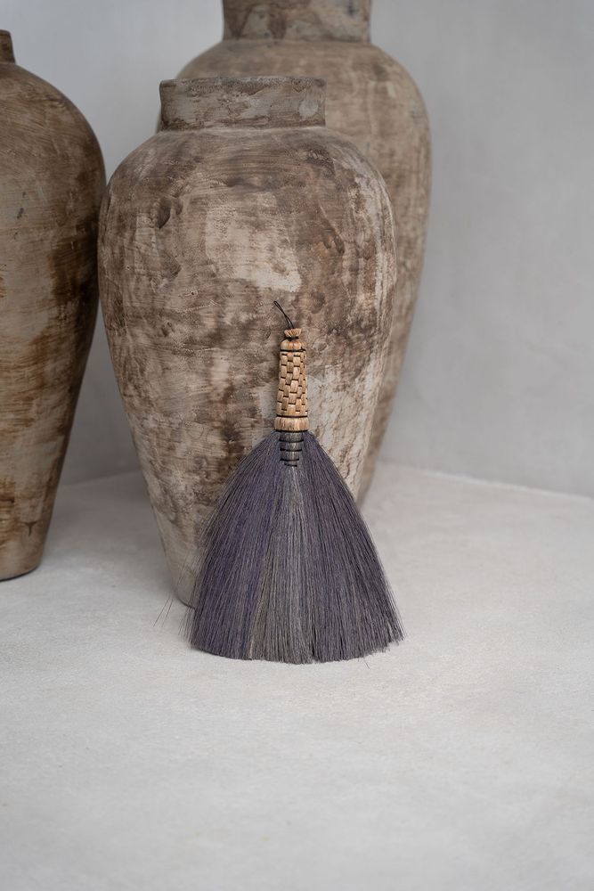 Decorative objects - The Sweeping Brush - Black - BAZAR BIZAR LIVING