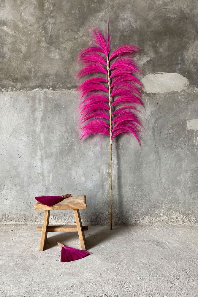 Decorative objects - The Sweeping Brush - Pink - BAZAR BIZAR LIVING