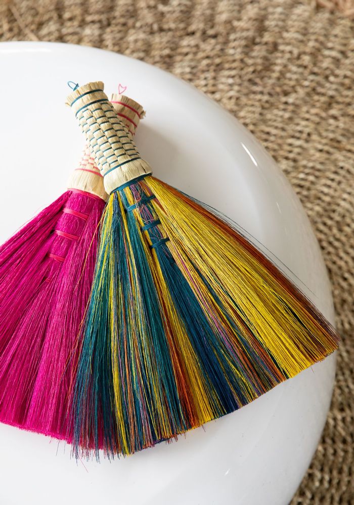 Decorative objects - The Sweeping Brush - Pink - BAZAR BIZAR LIVING