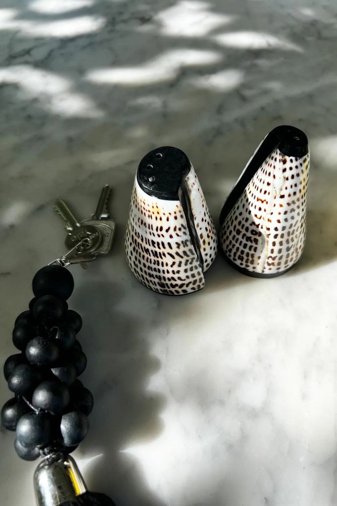 Decorative objects - The Wooden Beads Keychain - Black - BAZAR BIZAR LIVING