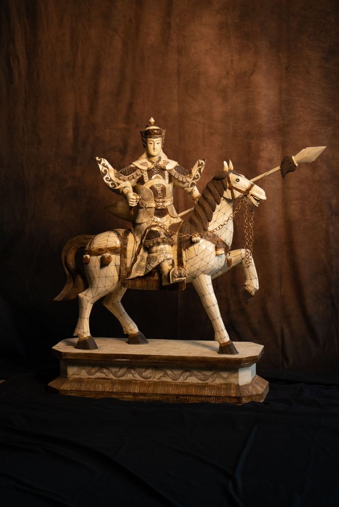 Unique pieces - Of War & Love, Mu Guiying, Of War & Love, Yang Zongbao - TRESORIENT