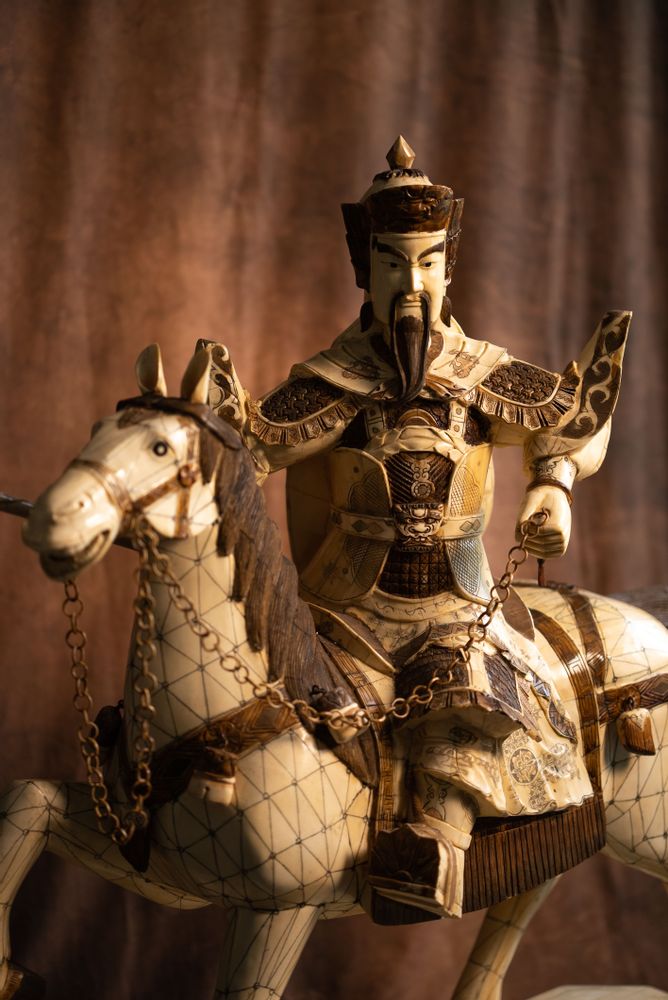 Unique pieces - Of War & Love, Mu Guiying, Of War & Love, Yang Zongbao - TRESORIENT