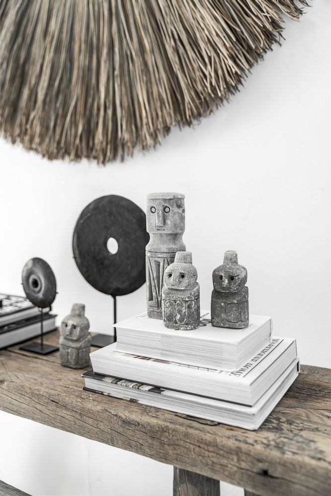 Decorative objects - The Black River Stone on Stand - M - BAZAR BIZAR LIVING