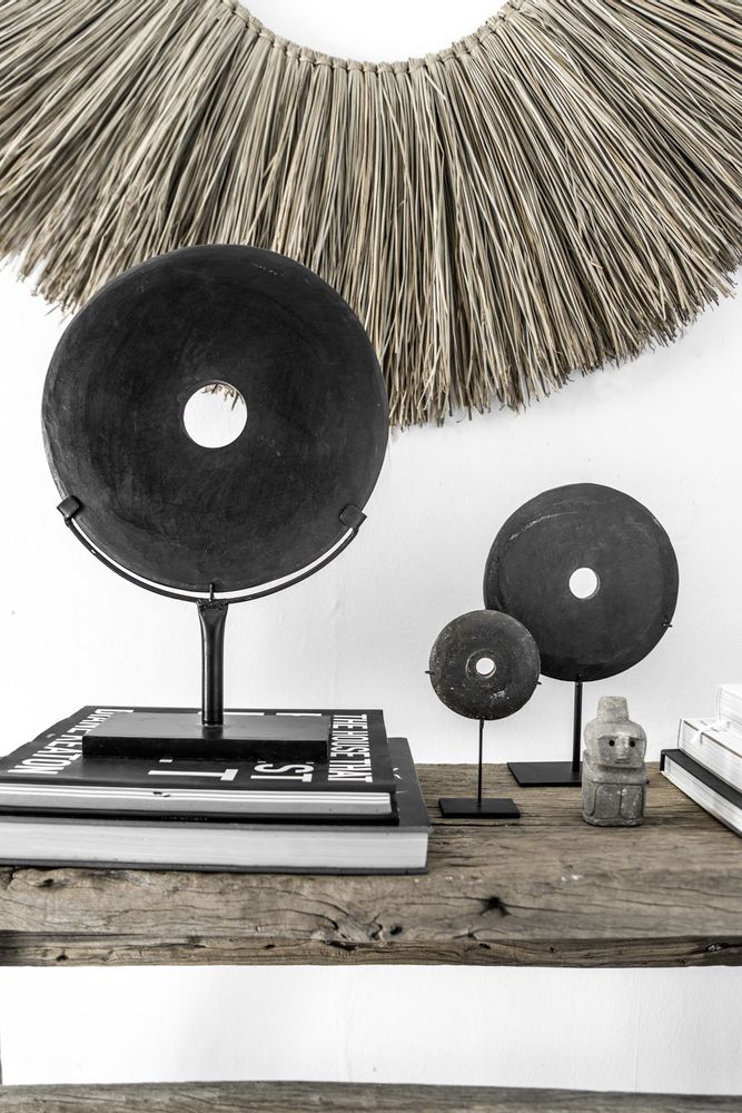 Decorative objects - The Black River Stone on Stand - M - BAZAR BIZAR LIVING