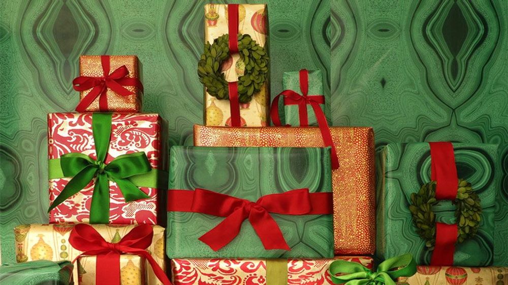 Other Christmas decorations - Christmas in the Air gift wrap with gold foil. - CASPARI