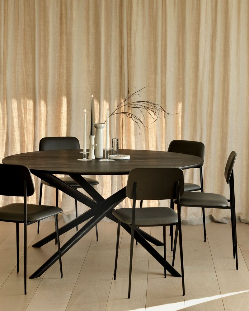 Tables Salle à Manger - Table à manger ronde Mikado - ETHNICRAFT