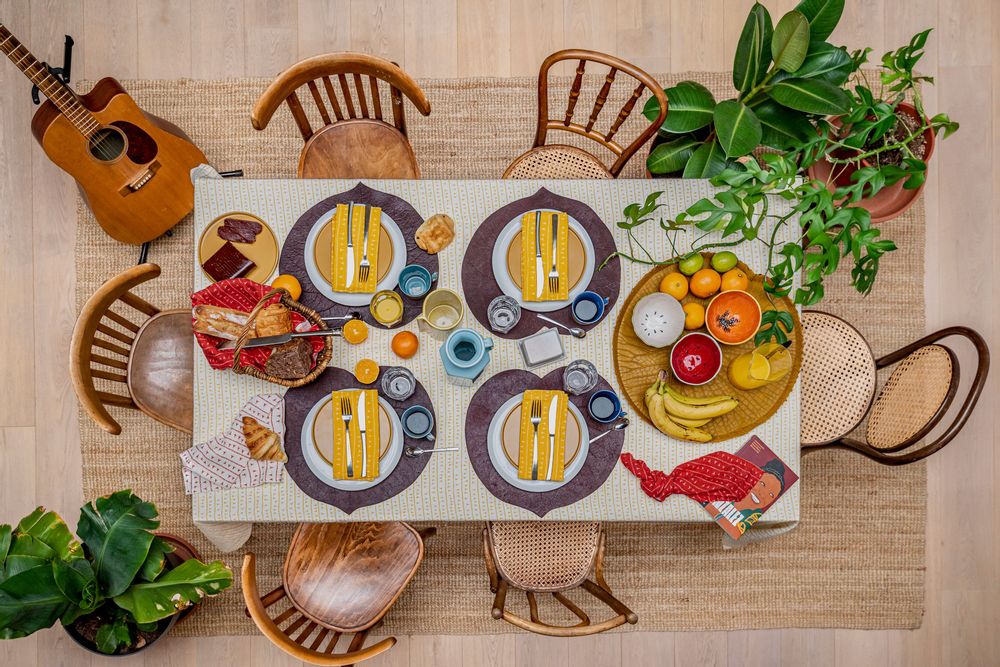 Table linen - Nappe de table 100%lin Motif ARRASTA PÉ couleur JAUNE - SABIÁ DESIGN