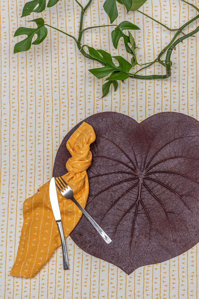 Table linen - Nappe de table 100%lin Motif ARRASTA PÉ couleur JAUNE - SABIÁ DESIGN