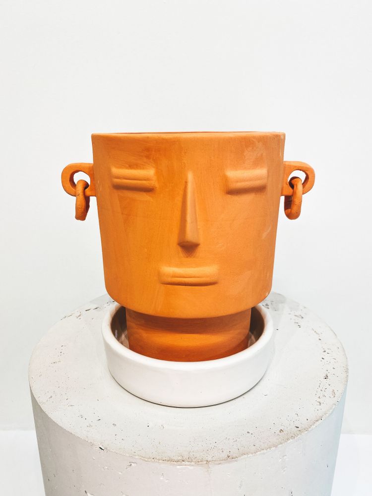 Pottery - Minimal Muisca man terracotta pot D14 + white glazed plate - COLOMBIAN BOHO