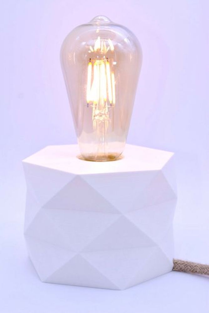 Objets de décoration - Lampe à poser éco-responsable aux facettes - Design unique BenJ3Dcréa - BEN-J-3DCRÉA