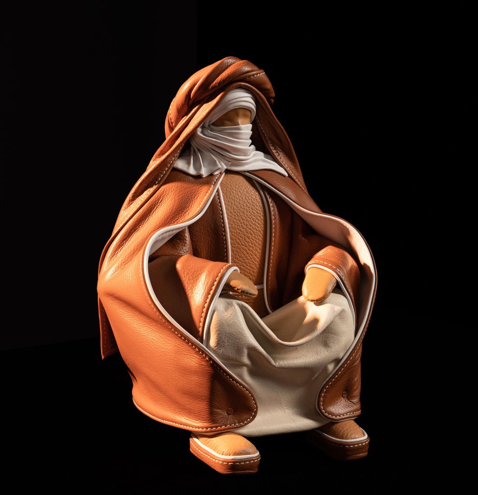 Sculptures, statuettes and miniatures - Leather Sculpture, Sitting Tuareg - ANNIE DELEMARLE SCULPTURE CUIR