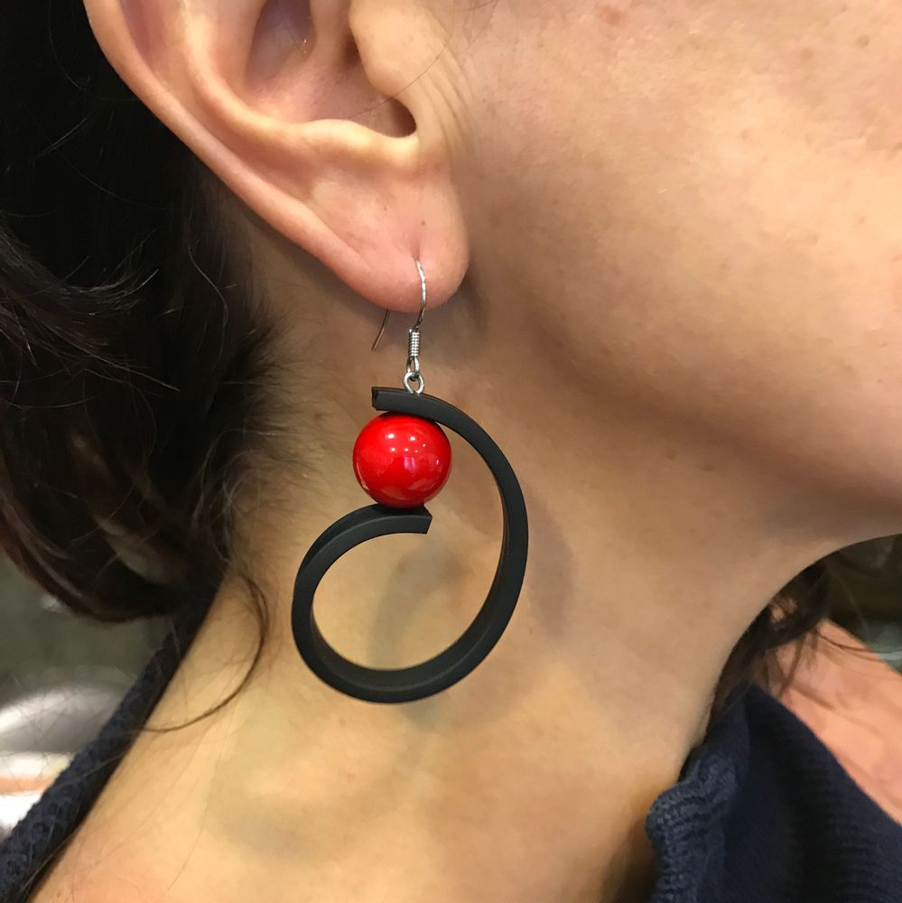 Gifts - Black Thinker Red Pearl Earrings - SAMUEL CORAUX