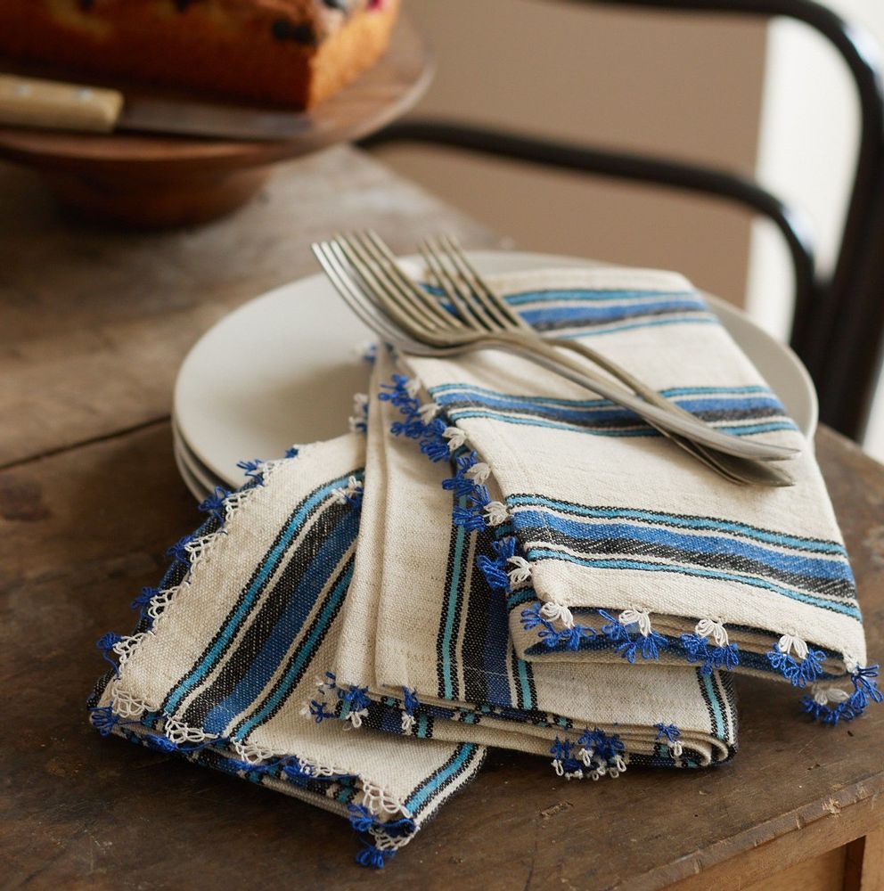 Table linen - TABLECLOTHE NAPKIN HAND EMBROIDERED - NADIA DAFRI PARIS
