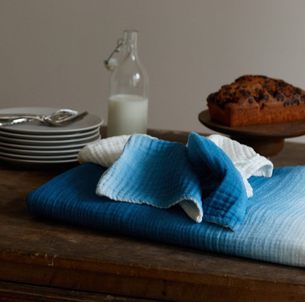 Linge de table textile - SERVIETTE DE TABLE TIE AND DYE COTON BIOLOGIQUE TEINTURE EOKOTEX - NADIA DAFRI PARIS