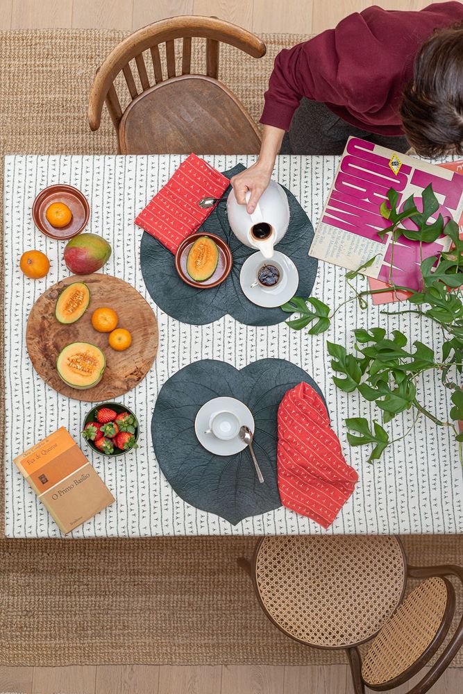 Table linen - Serviette de table (par 2) 100% lin - 45x45cm - Motif ARRASTA PÉ couleur rouge TERRA - SABIÁ DESIGN