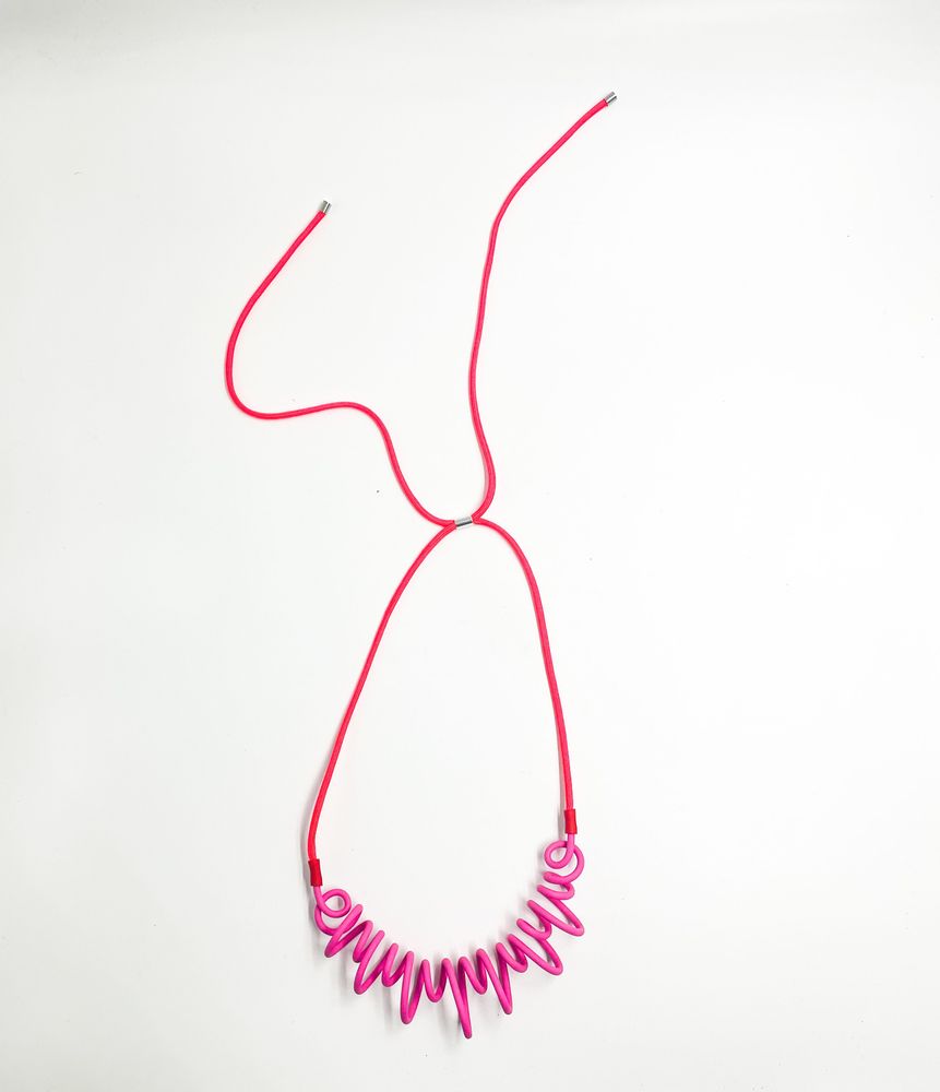Cadeaux - Collier W - SAMUEL CORAUX - PARIS