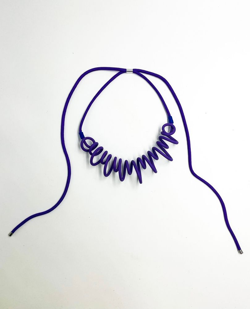 Cadeaux - Collier W - SAMUEL CORAUX - PARIS