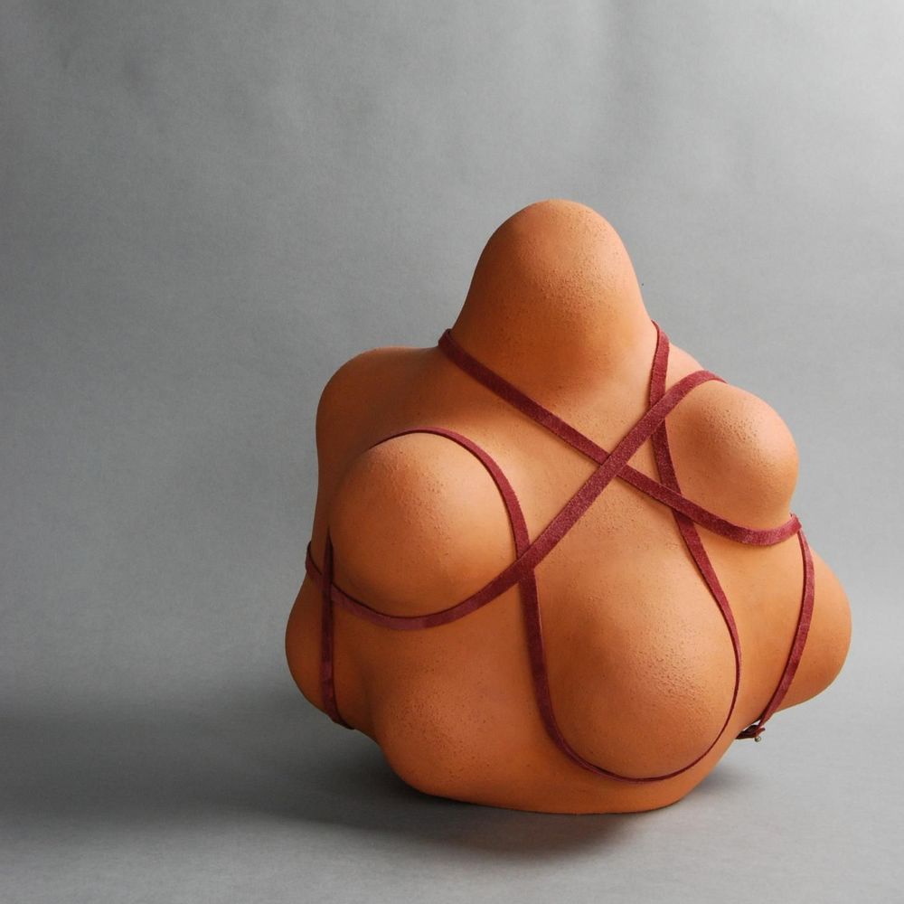 Ceramic - L'Entravée - AUDREY JEZIC CERAMIQUES