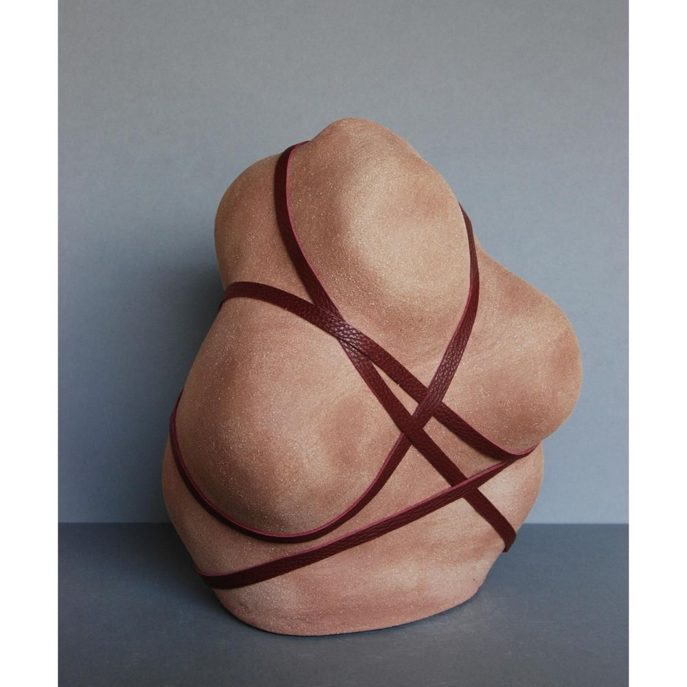 Ceramic - L'Entravée - AUDREY JEZIC CERAMIQUES