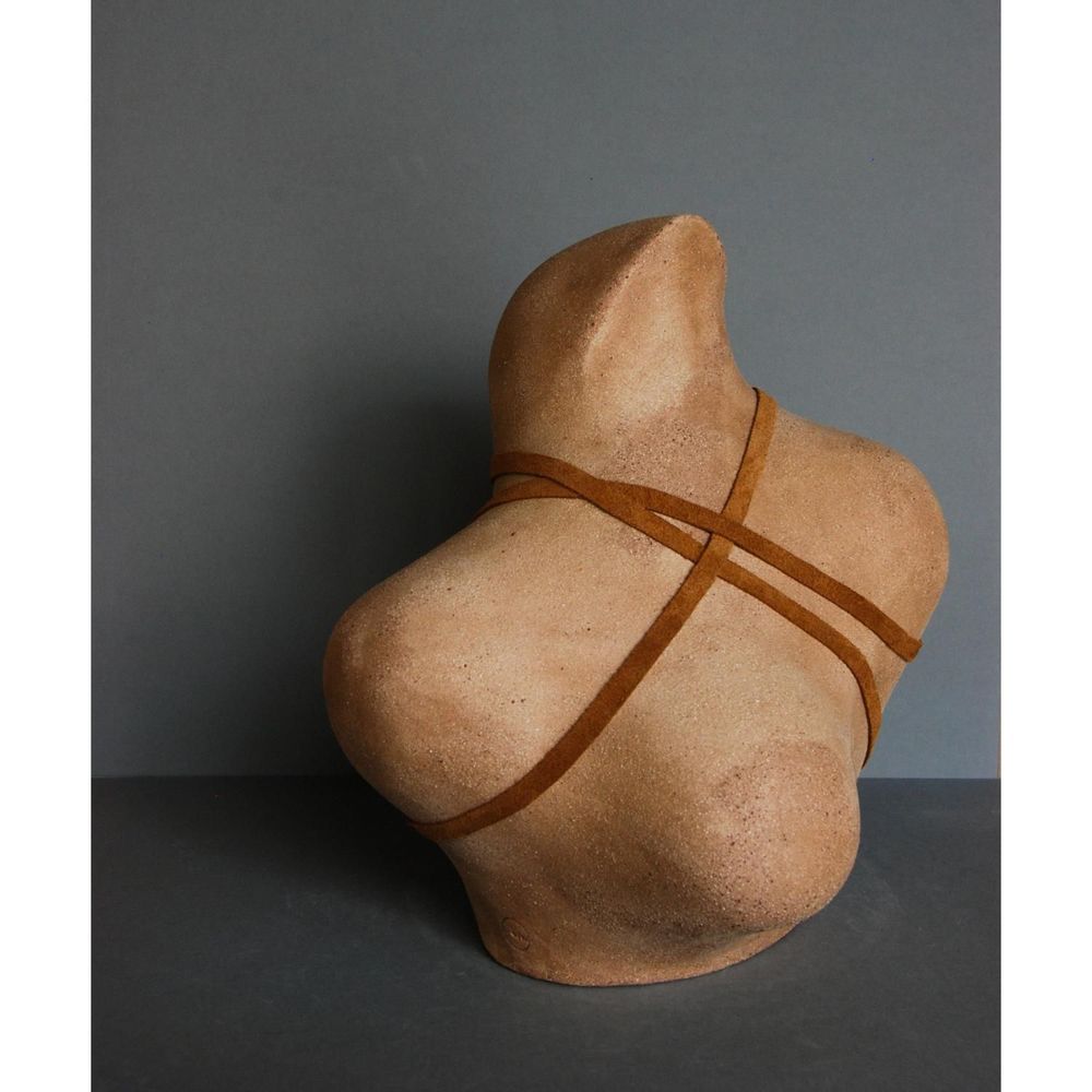 Ceramic - L'Entravée - AUDREY JEZIC CERAMIQUES