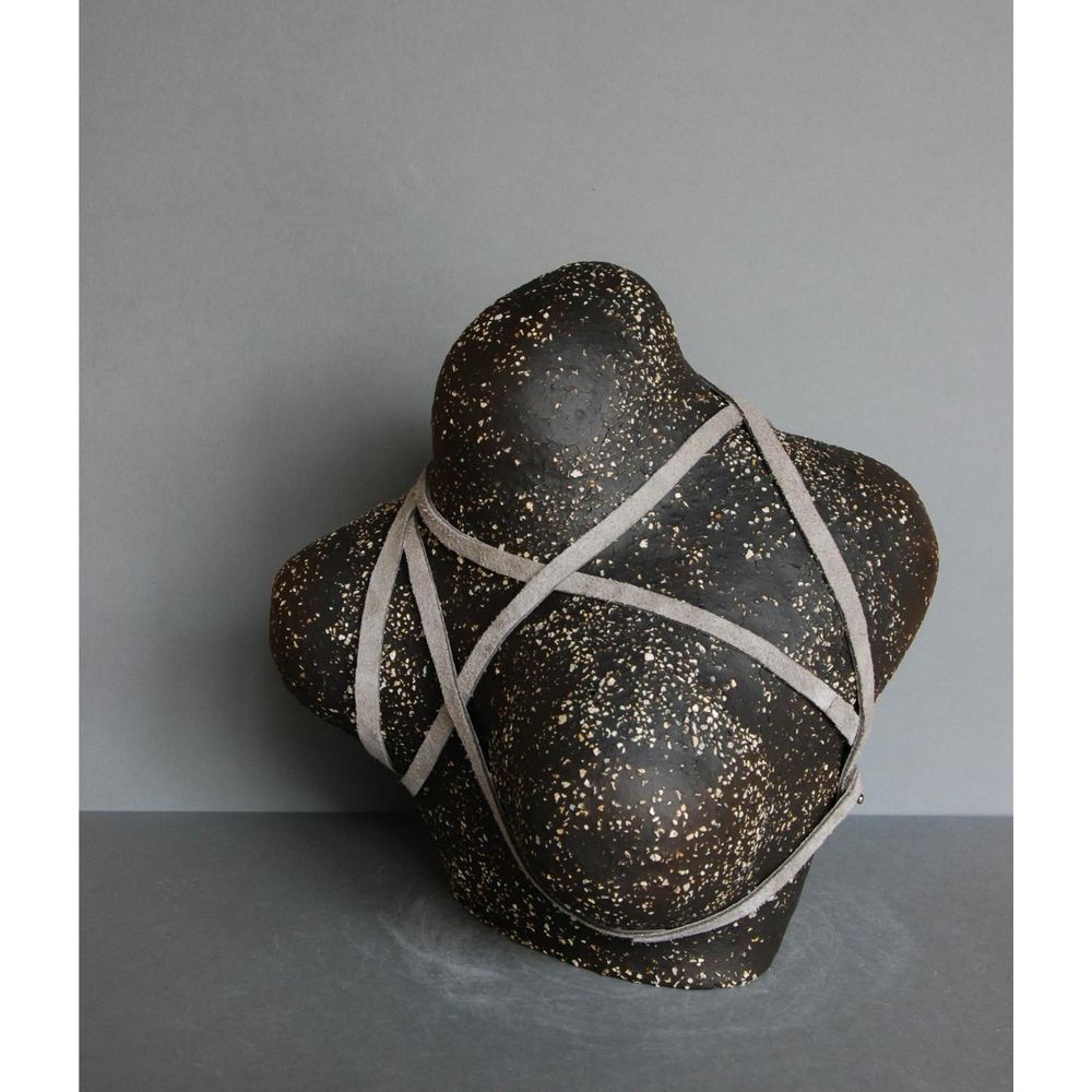 Ceramic - L'Entravée - AUDREY JEZIC CERAMIQUES