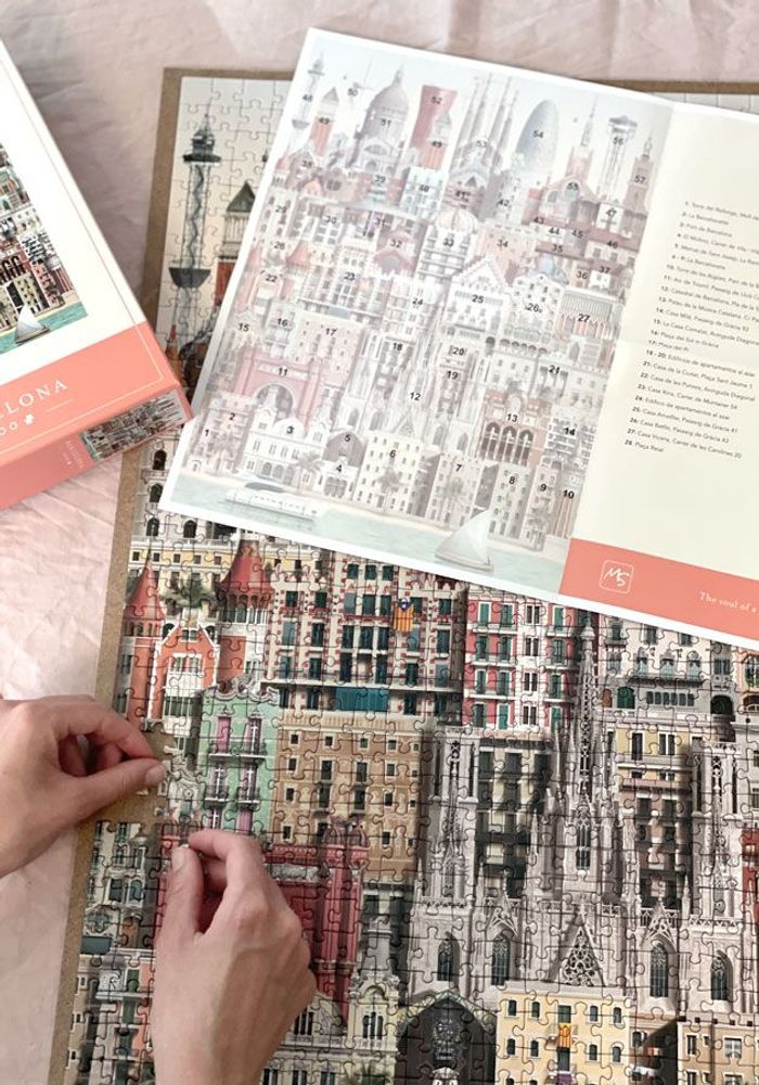 Gifts - Barcelona jigsaw Puzzle - MARTIN SCHWARTZ