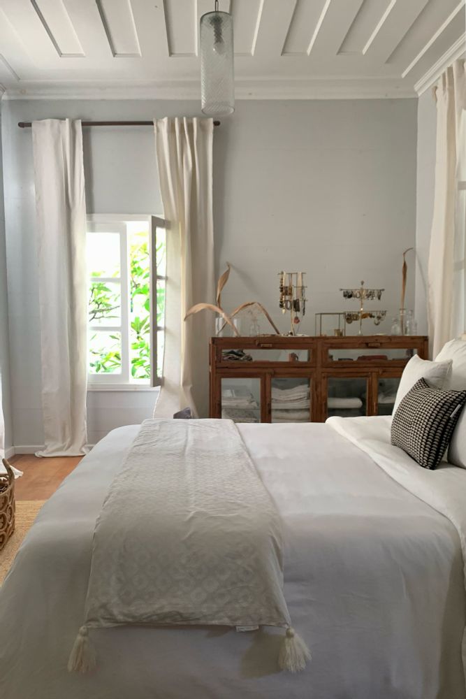 Linge de lit - Chemin de lit ethnique blanc Bindu - TERRE AMBRÉE