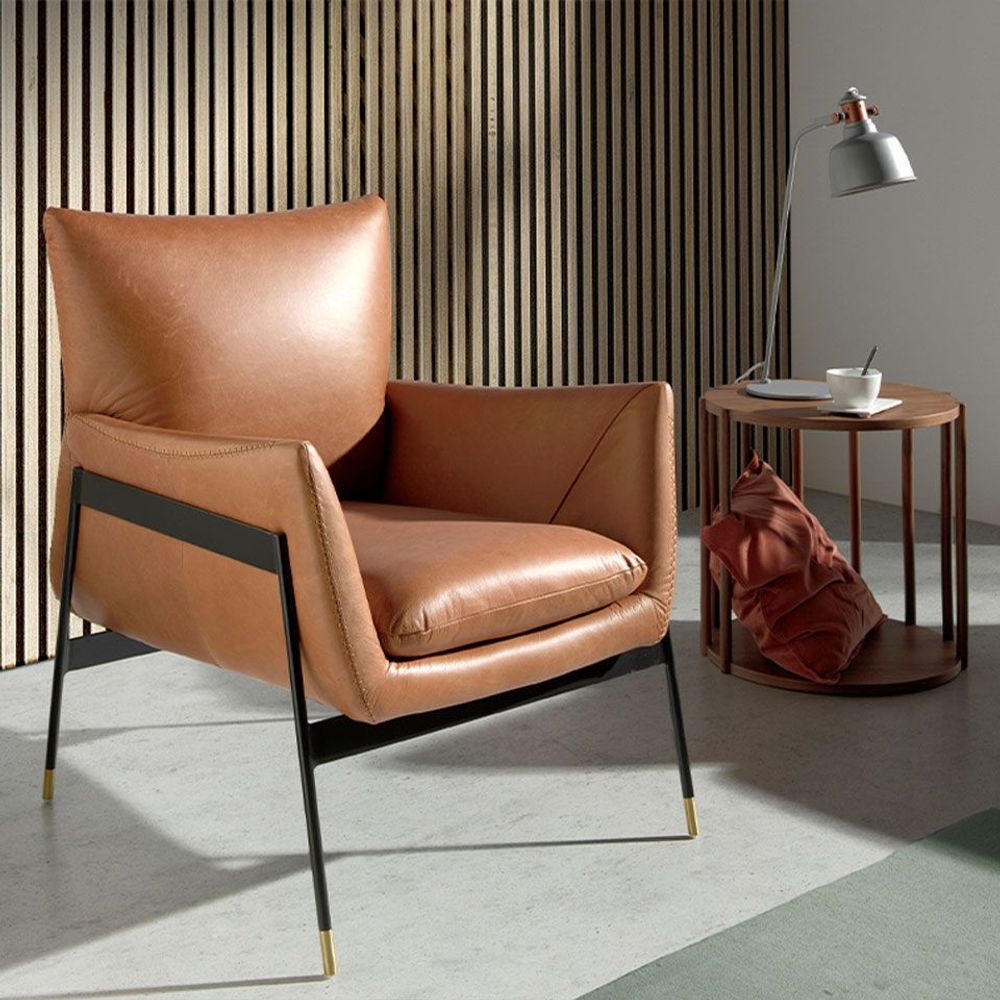 Fauteuils - Fauteuil tapissé en cuir de vachette marron - ANGEL CERDÁ