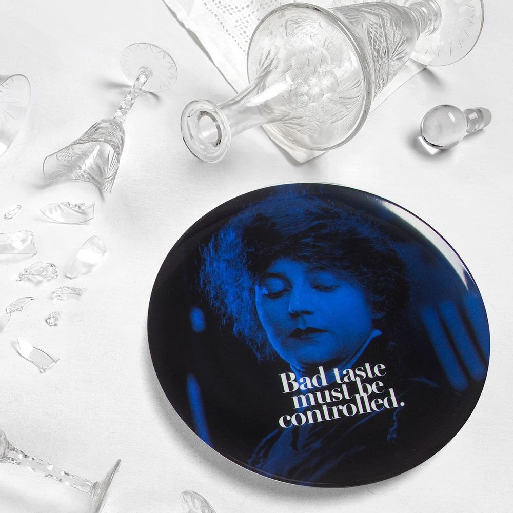 Decorative objects - Porcelain Plate “Bad taste must be controlled.” - LOOL