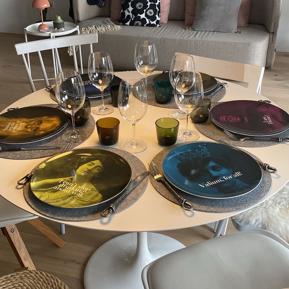 Decorative objects - Porcelain Plate “Bad taste must be controlled.” - LOOL