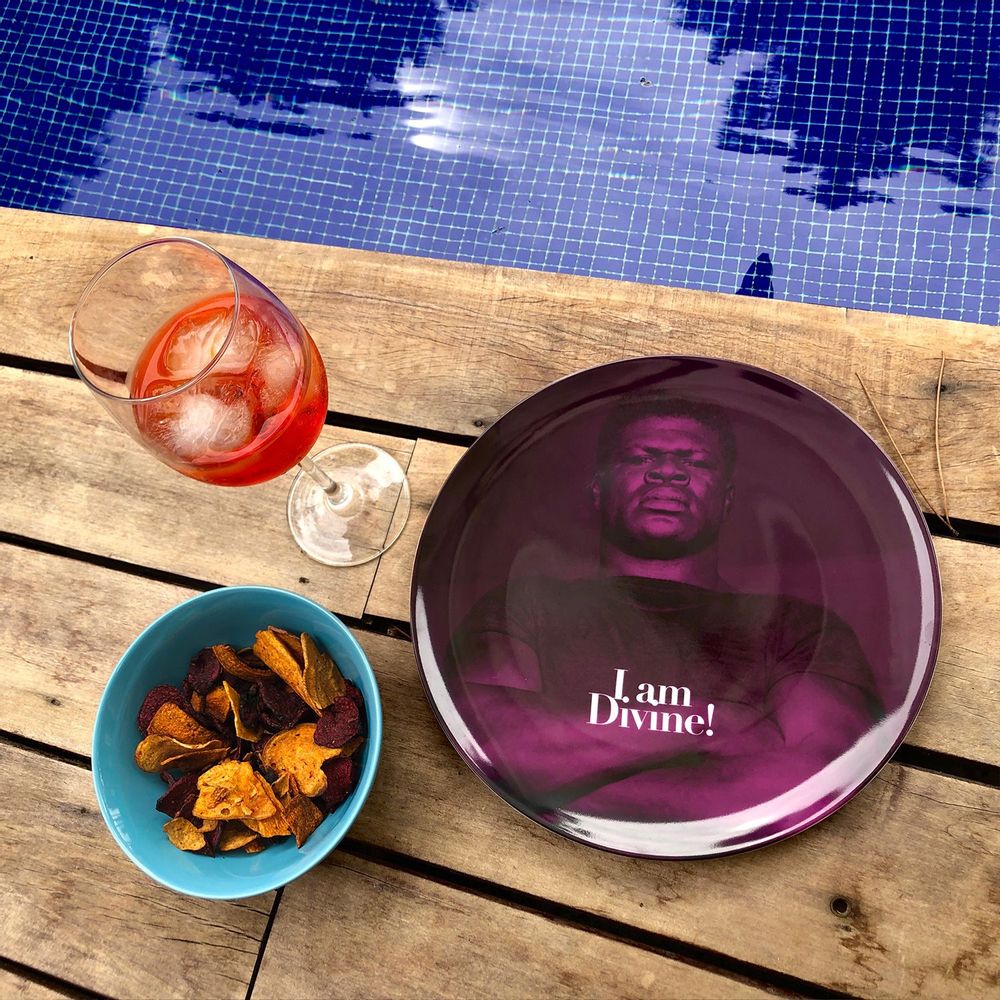 Decorative objects - Porcelain Plate “I am Divine!” - LOOL
