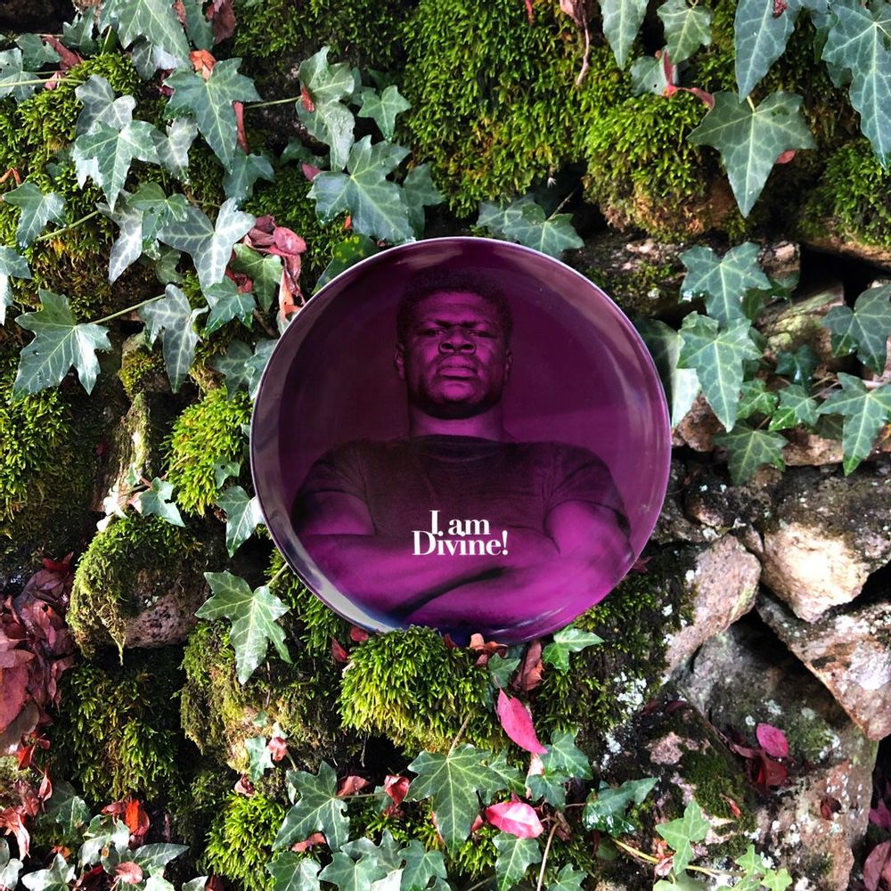 Decorative objects - Porcelain Plate “I am Divine!” - LOOL