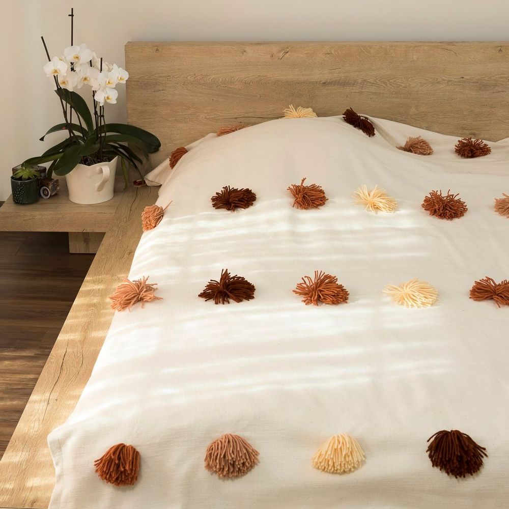 Throw blankets - THROW BLANKET LULU COTTON WITH CHUNKY POMPOM 160X220cm - LALAY