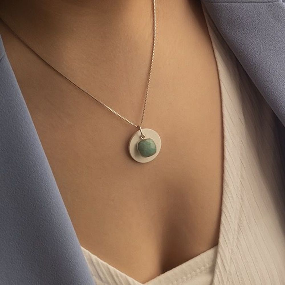 Cosmétiques - Collier olfactif "Palais Royal" en pierre naturelle facettée et céramique de Limoges à parfumer - O BY !OSMOTIK