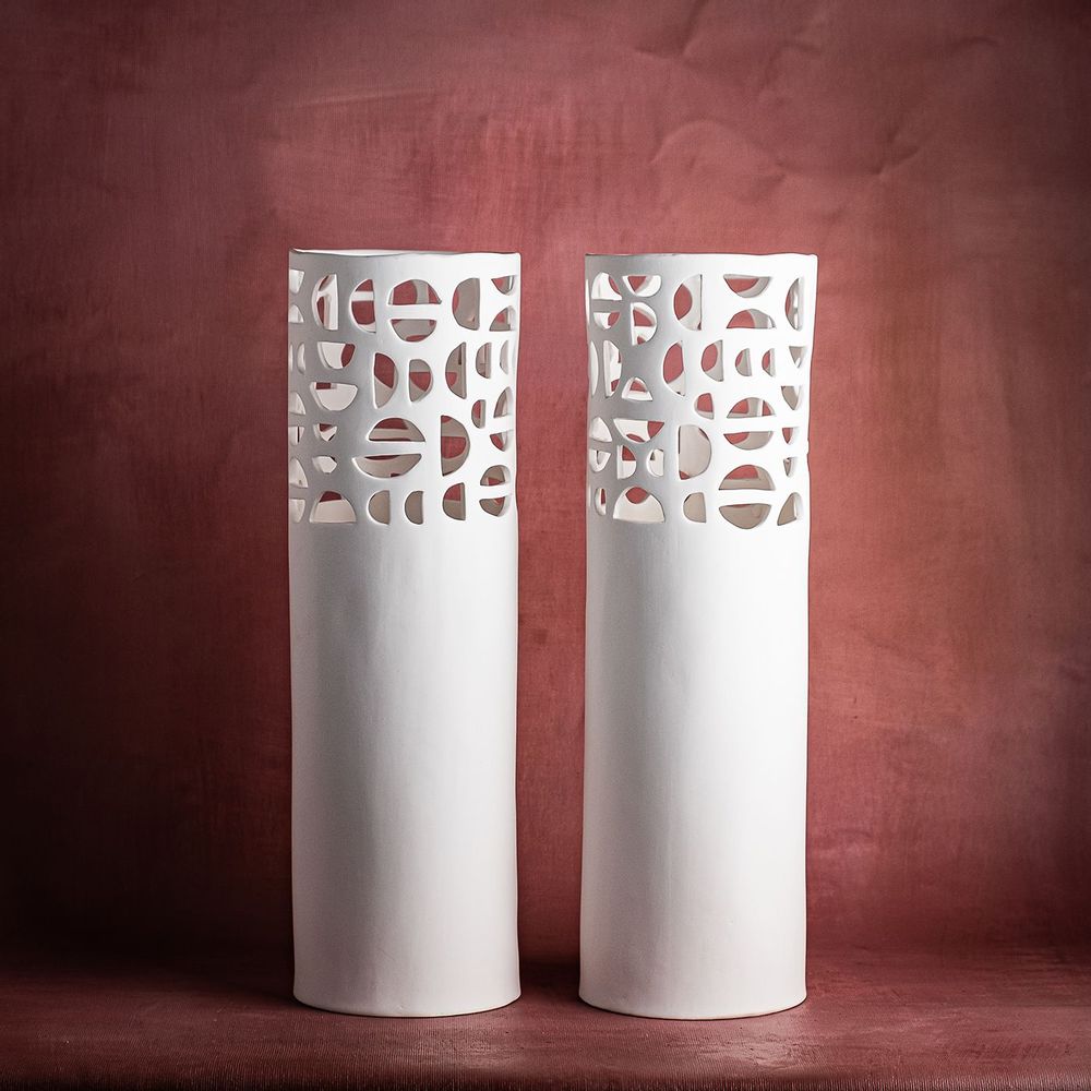 Vases - COX, Vase, Bone China, White, Organic, Handmade - KLATT OBJECTS