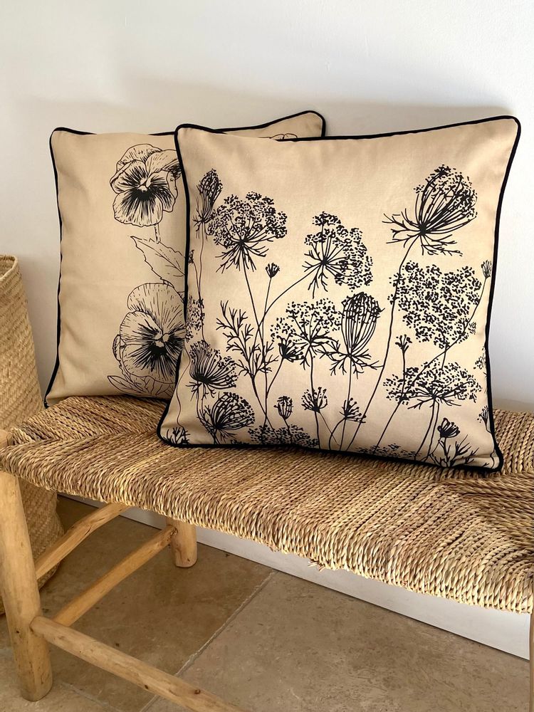 Fabric cushions - Wild Carrot Square Pillow - LE CERISIER BLANC