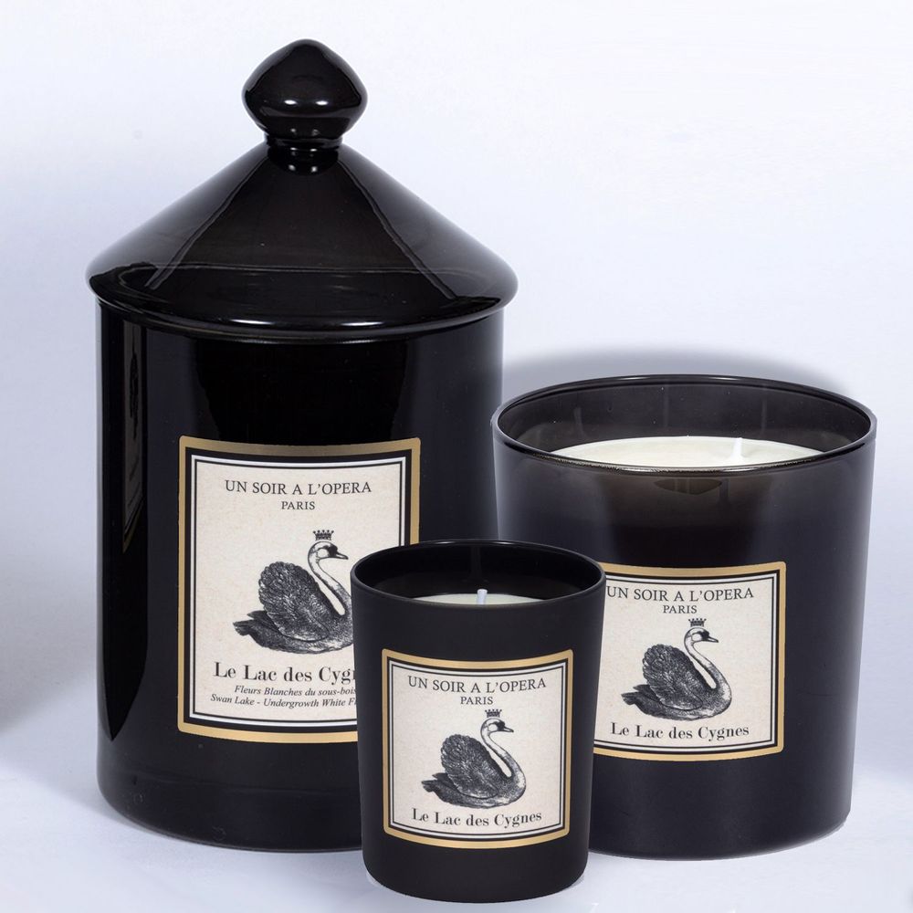 Decorative objects - SWAN LAKE - 100% VEGETABLE WAX SCENTED CANDLE - MEDIUM - UN SOIR A L'OPERA