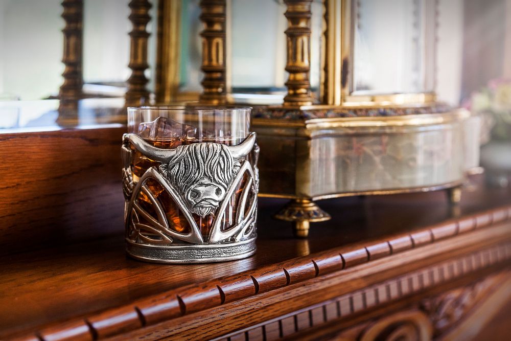 Crystal ware - Highland Cow Whisky Tumbler - A E WILLIAMS (EST 1779) LTD
