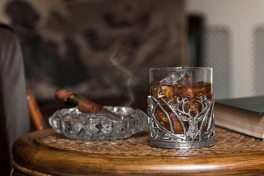 Cristallerie - Gobelet à whisky avec cerf et chardon - A E WILLIAMS (EST 1779) LTD