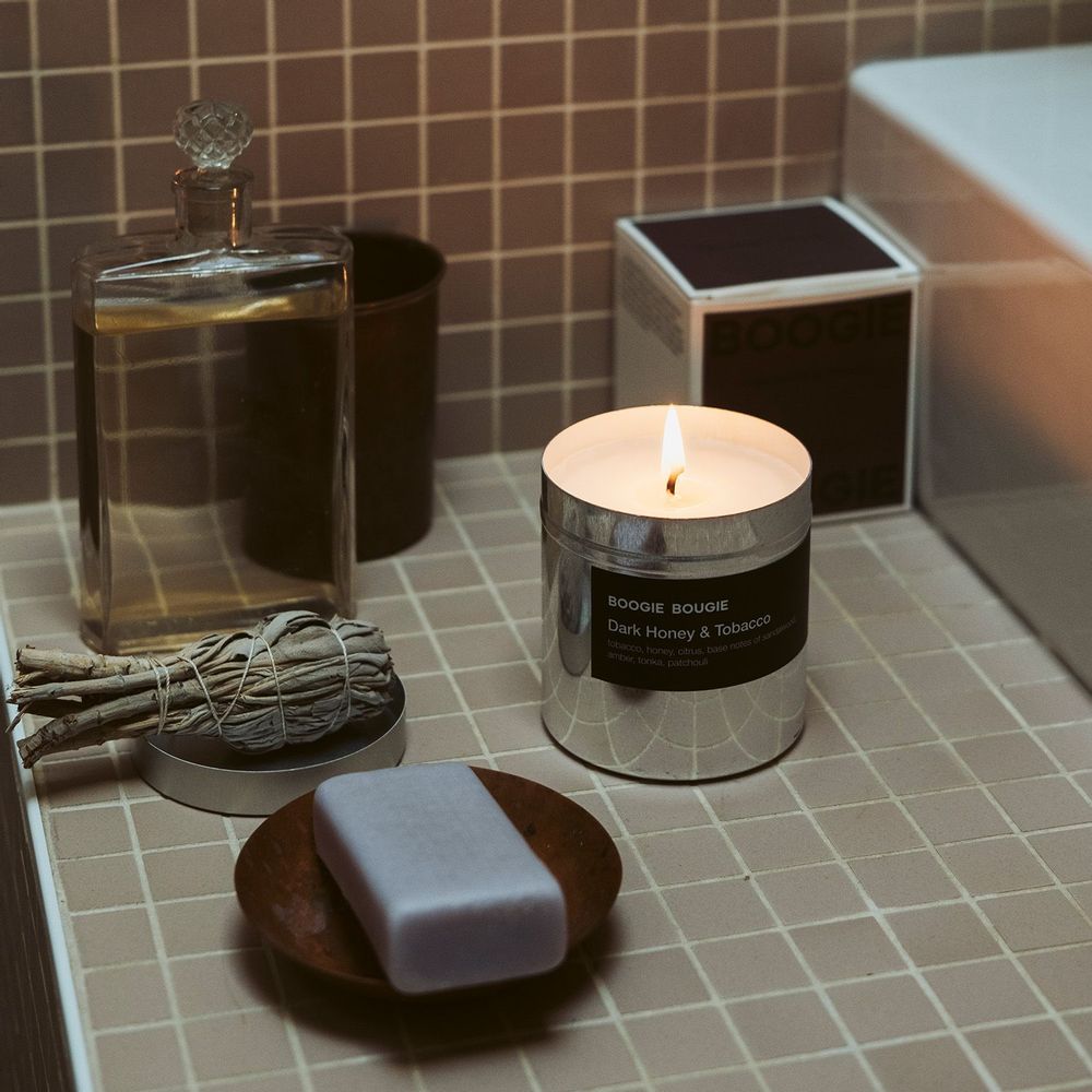 Candles - DARK HONEY & TOBACCO I Scented candle, 285grs - BOOGIE BOUGIE