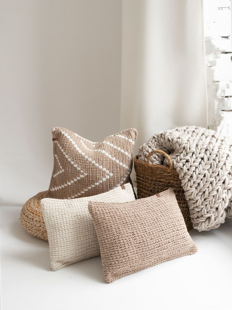 Cushions - Crocheted rectangular cushion - ANZY HOME